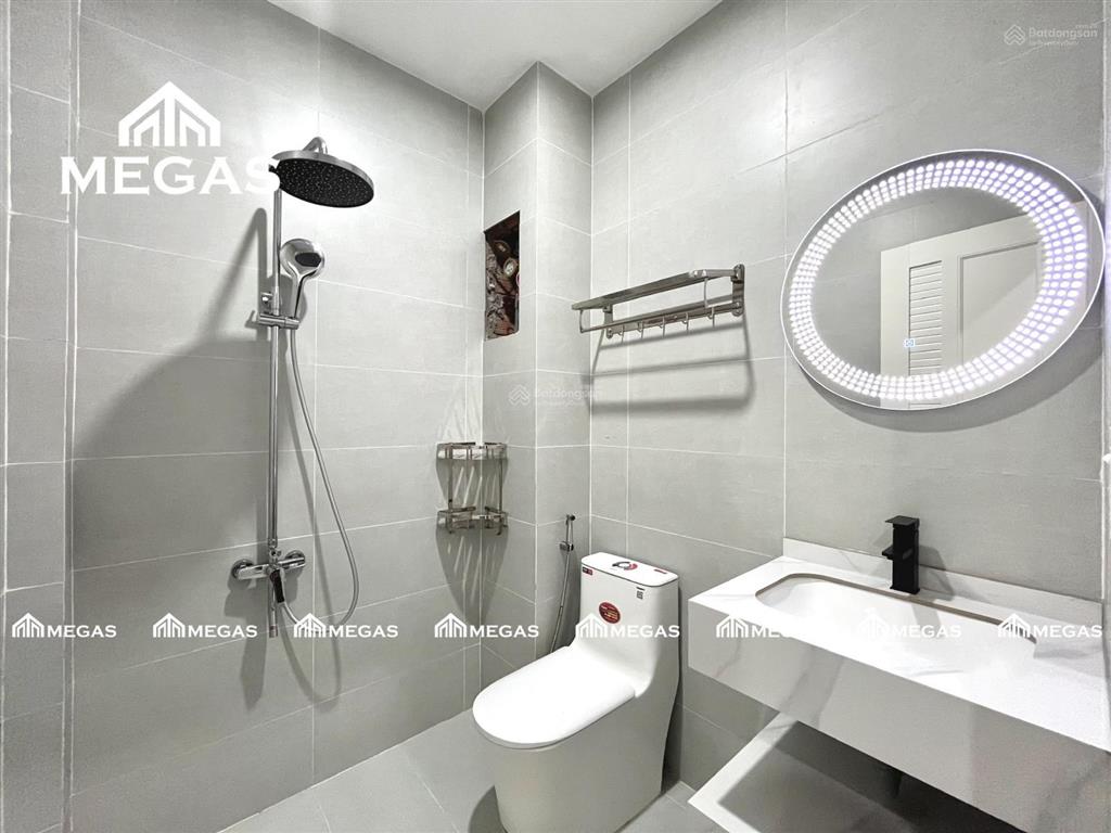 Căn hộ studio nội thất cao cấp  có ban công lớn  có thang máy  nhà xe rộng rãi