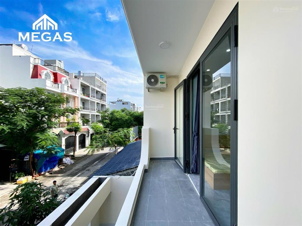 Cho thuê căn studio giá rẻ  có ban công và cửa sổ thoáng  có thang máy  không chung chủ
