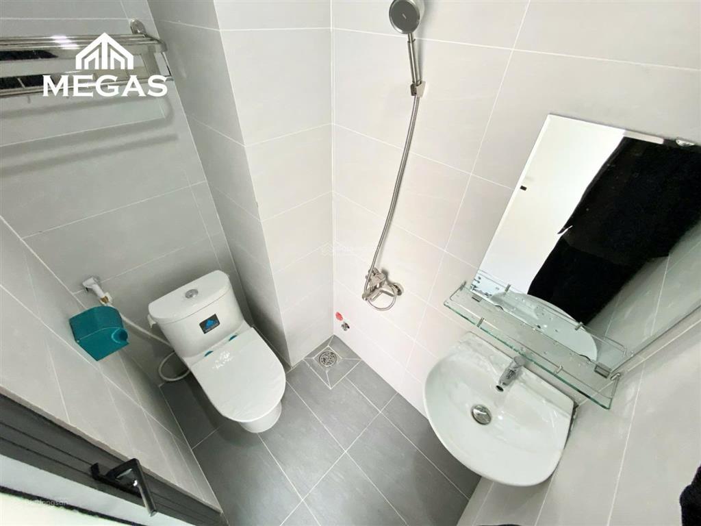 Cho thuê căn studio giá rẻ  có ban công và cửa sổ thoáng  có thang máy  không chung chủ