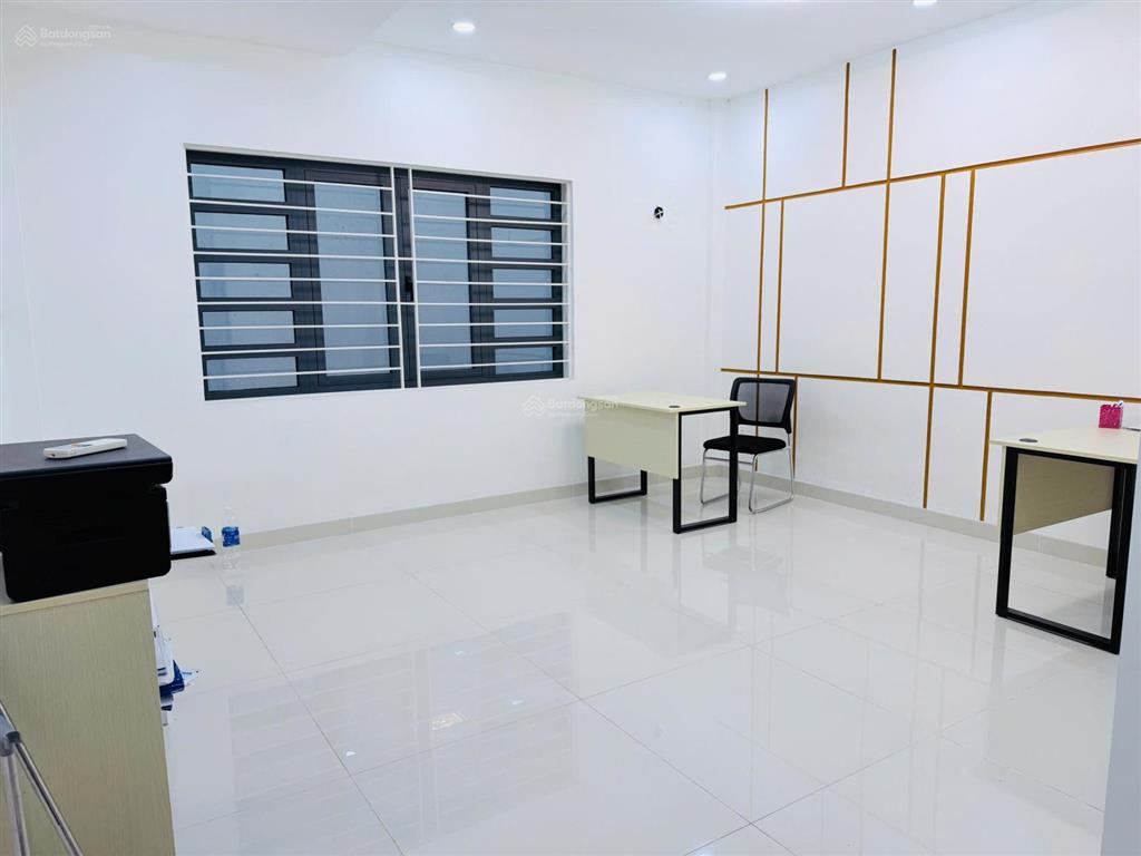 Cho thuê văn phòng công ty, nhà mặt tiền mới xây, đường lớn thuận tiện giao thương