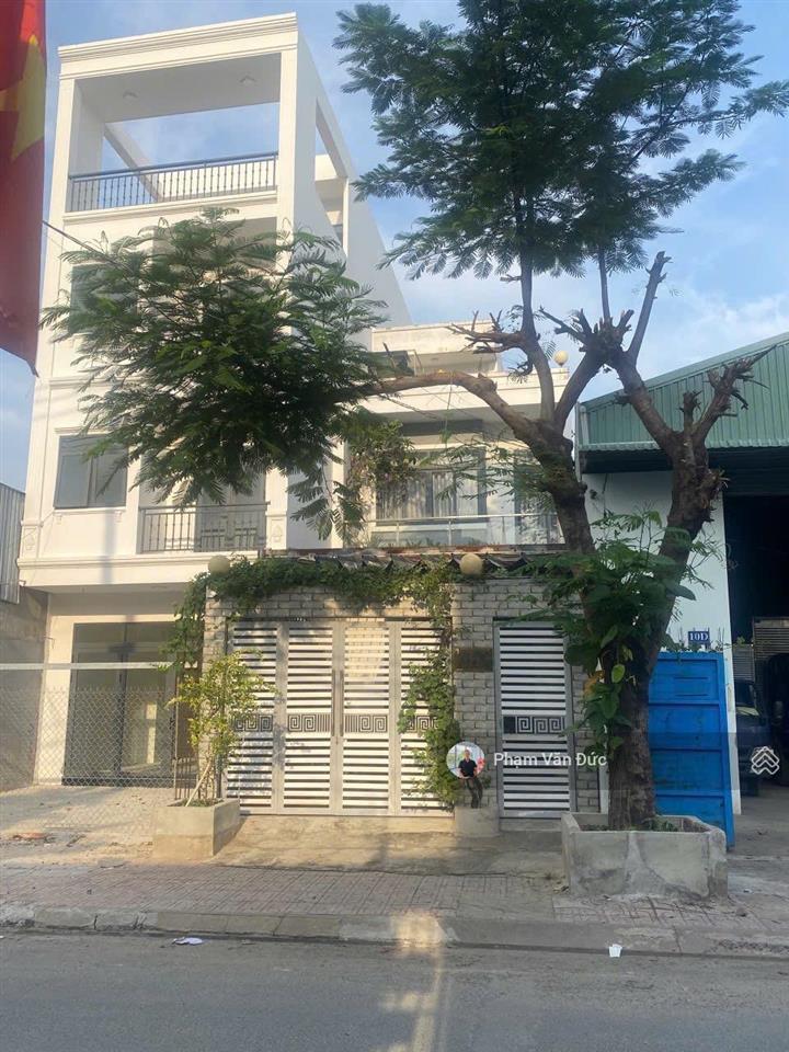 Bán nhà 3 lầu hẻm xe tải. sát gigamail thủ đức. dt 64 m2, giá 6.6 tỉ tl