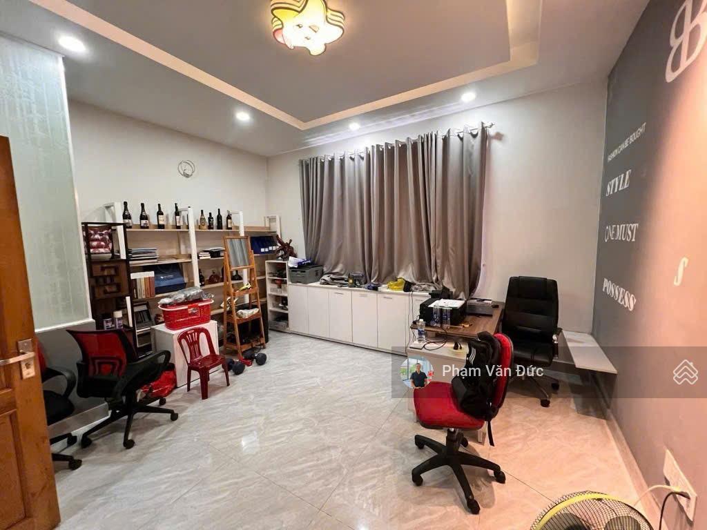 Bán nhà 3 lầu hẻm xe tải. sát gigamail thủ đức. dt 64 m2, giá 6.6 tỉ tl