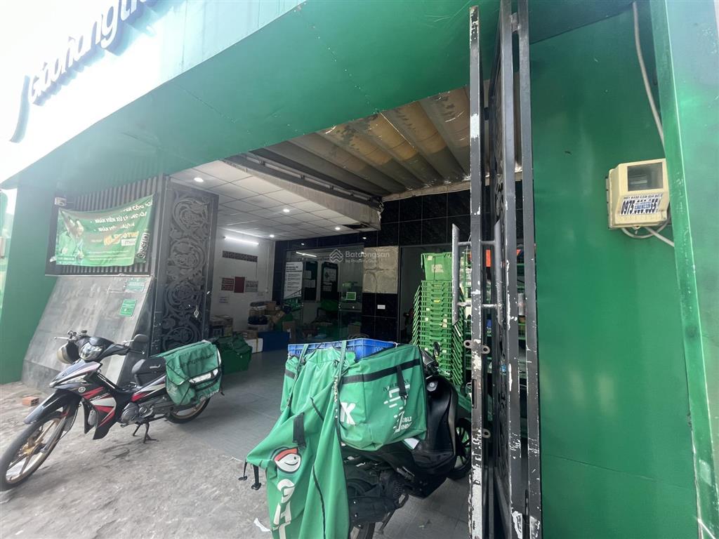 Bán nhà 2 lau mặt tiền hẻm thông quốc lộ 13, hiệp bình phước, thủ đức. dt 90 m2 giá 8.5 tỉ