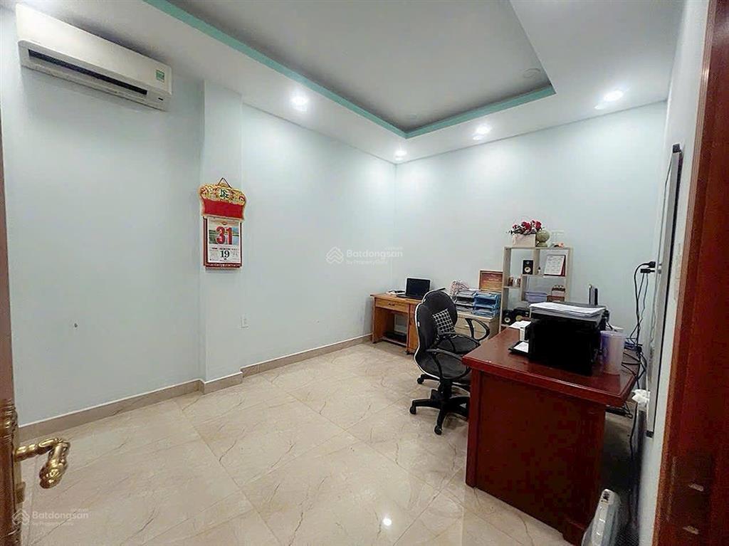 Bán nhà 4 lầu sát kđt vạn phúc . quốc lộ 13 . dt 81m (4.5 x18 ) giá 10.5 tỉ có thương lượng