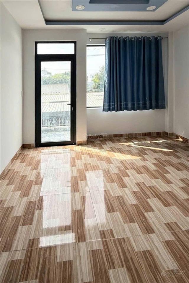 Nhà 1/ hẻm xe hơi đường xóm đất quận 11 thông qua đường minh phụng