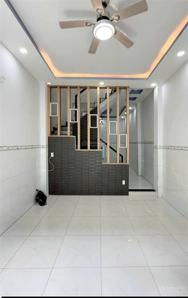 Nhà 1/ hẻm xe hơi đường xóm đất quận 11 thông qua đường minh phụng