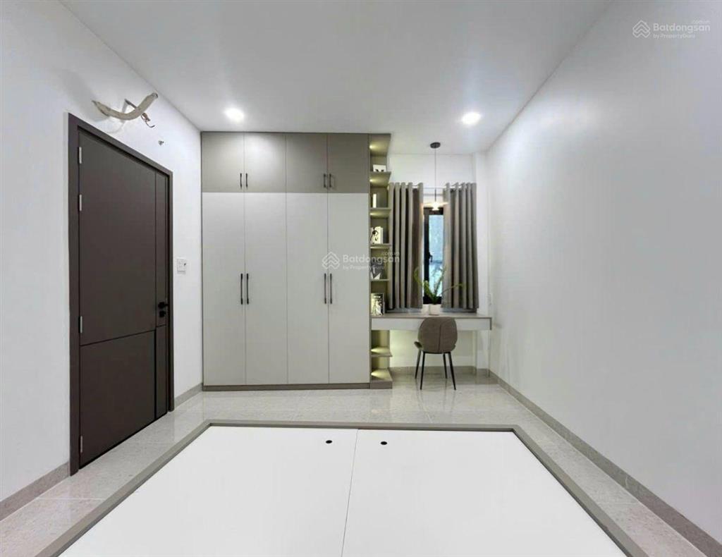 Bán nhà mới xây 100% đường âu cơ quận tân bình có thang máy