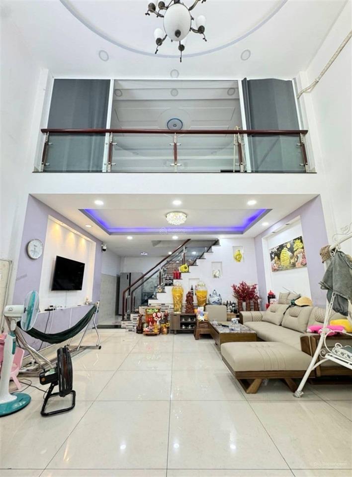 Nhà 1/ hẻm xe hơi đường trịnh đình trọng chỉ 5.4 tỷ