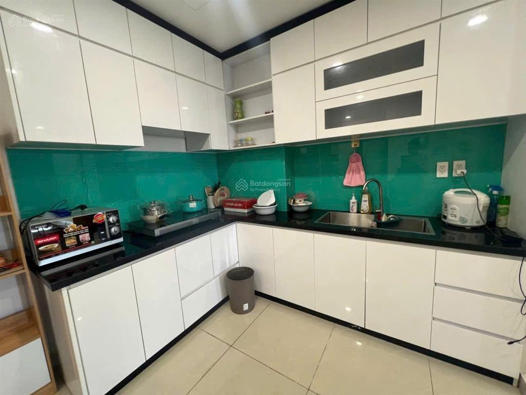 Bán gấp cc 2pn, 1wc, 56m2 tại midori park the view, tầng cao, hướng đông, 2 tỷ