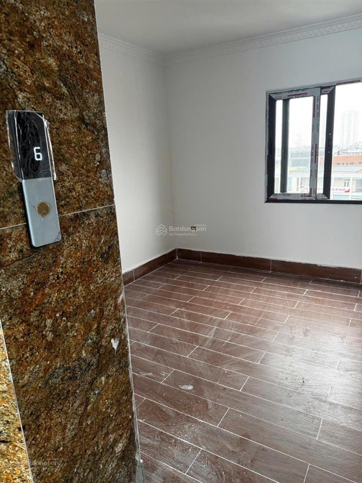 Nhà mới đẹp  lô góc  3 thoáng  mặt tiền rộng  50m  6tầng  ngõ ba gác  sau qh ra mặt đường