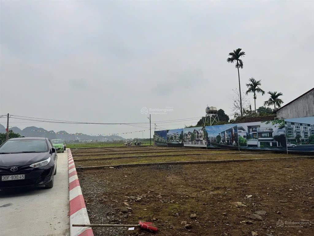 Đường to giá đẹp cho lô đất hoa hậu tại thôn đồi miễu xã xuân mai hn 83,3m . mặt tiền 5m . nở hậu