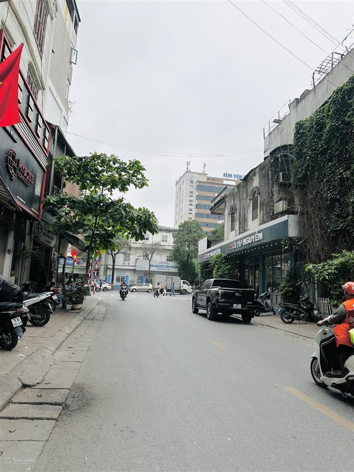 Cực hiếm  mp chùa quỳnh (đầu thanh nhàn cực sầm uất), vỉa hè rộng, 43m2, 5 tầng chỉ 19. x tỷ