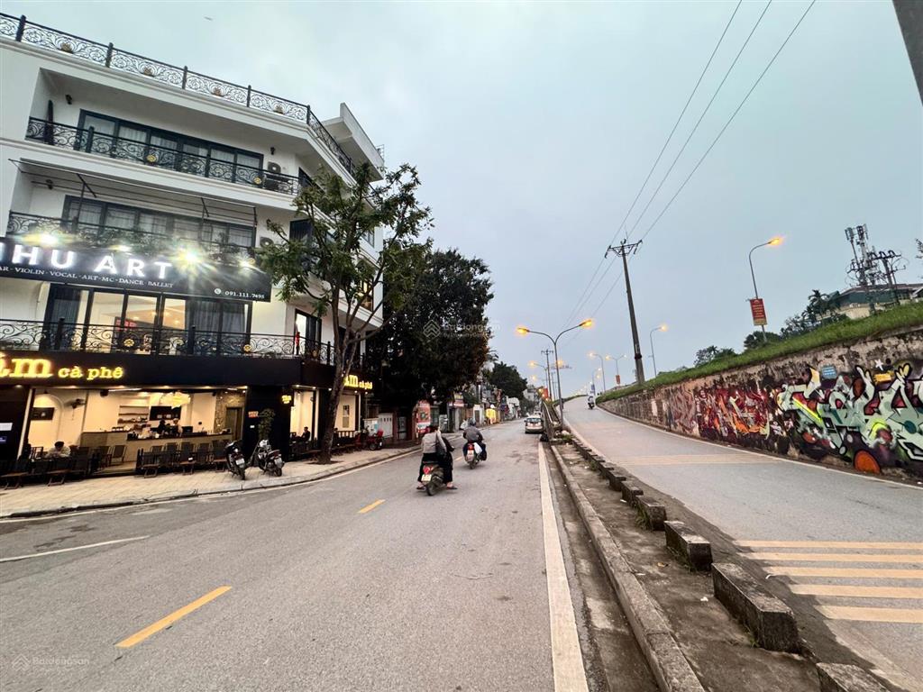 Bán 95m2 đất phố ngọc thụy, long biên  mặt ngõ kinh doanh  ô tô tránh sát ngã 3. nhỉnh 18 tỷ