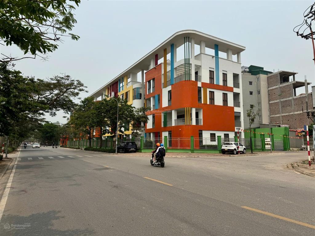 Bán đất phúc lợi, long biên 76m ô tô tránh  sát tttm  giá đầu tư  hàng xóm vin.