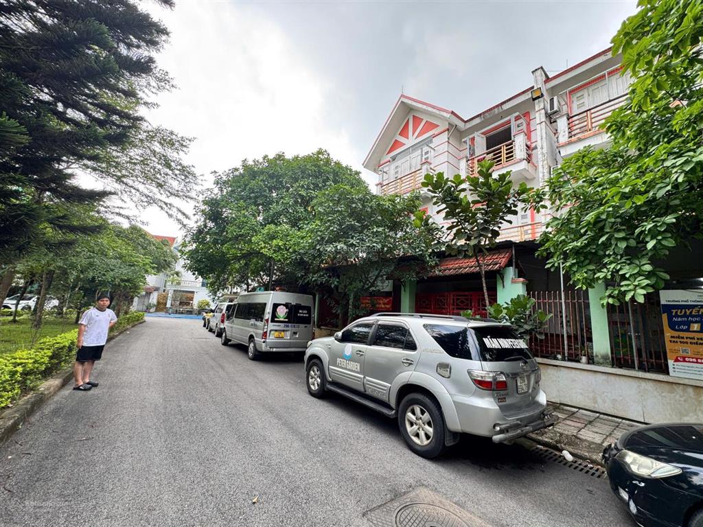 Bán biệt thự 220m view vườn hoa  kdt đặng xá, gia lâm nhỉnh 33 tỷ.