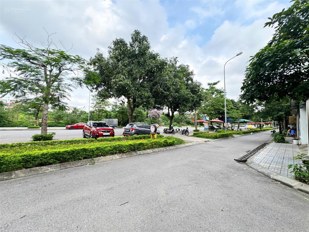 Bán biệt thự 220m view vườn hoa  kdt đặng xá, gia lâm nhỉnh 33 tỷ.