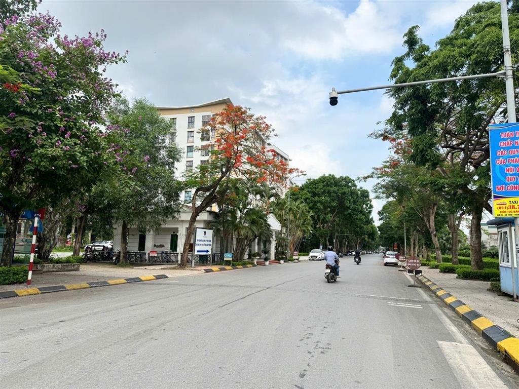 Bán biệt thự 220m view vườn hoa  kdt đặng xá, gia lâm nhỉnh 33 tỷ.