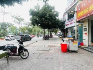 Bán đất mặt phố cổ linh, long biên 210m x mt 12 vỉa hè đường 40m  vị trí kim cương nhỉnh 70 tỷ.