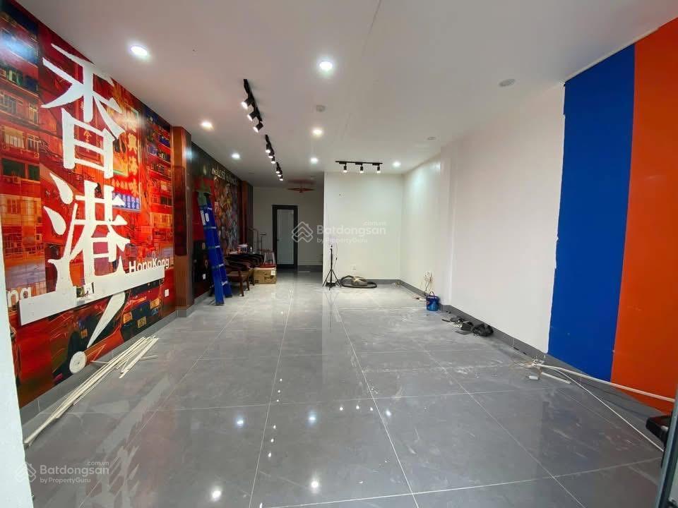 Cho thuê văn phòng 65m  nhà 7 tầng phố hồng tiến, long biên  thông sàn  hướng mát