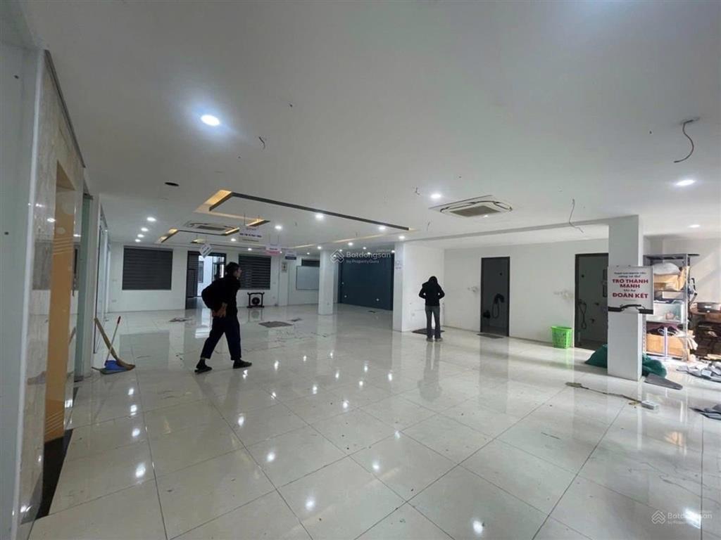 Cho thuê nhà nguyên căn hoặc tầng lẻ 330m/tầng ngọc thụy, khai sơn giá chỉ 15 triệu/tháng.
