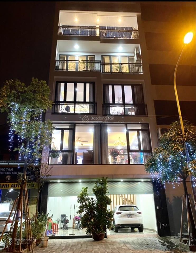 Bán nhanh tòa nhà 65m2 phố việt hưng, long biên  thang máy  đường 13m  vỉa hè  sát công viên