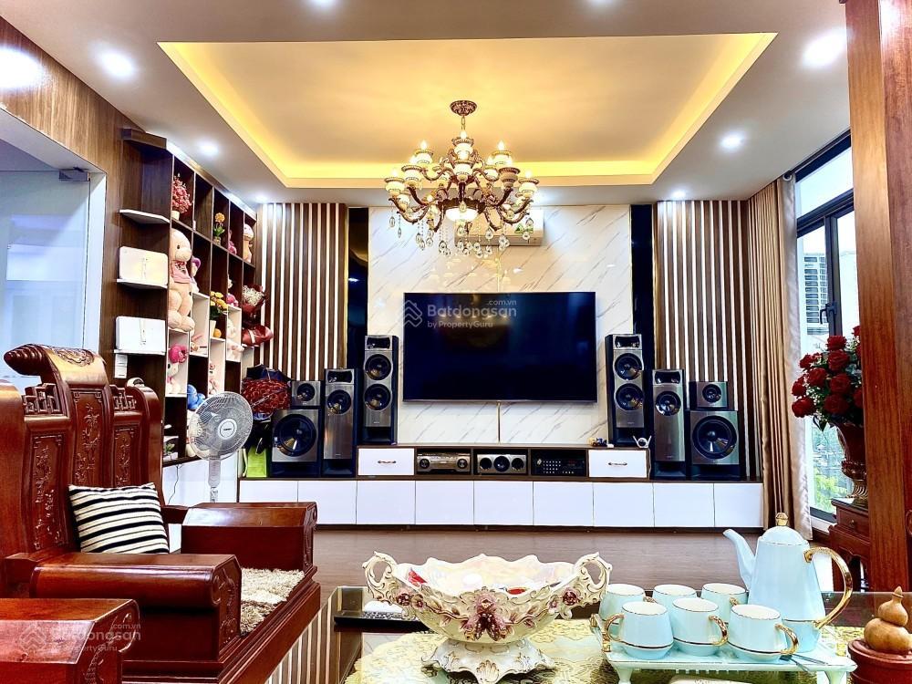 Bán nhanh tòa nhà 65m2 phố việt hưng, long biên  thang máy  đường 13m  vỉa hè  sát công viên