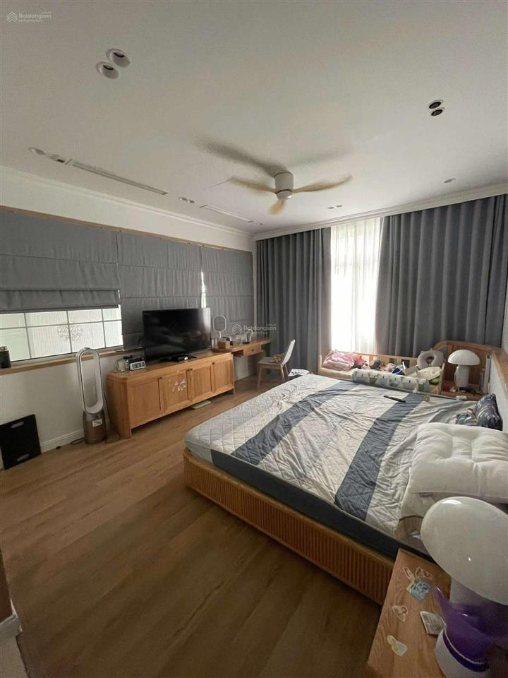 Giảm 3 tỷ còn 16 tỷ nhà 7t lô góc 73m phố sài đồng, long biên  ô tô tránh  cách 2 nhà ra mặt phố