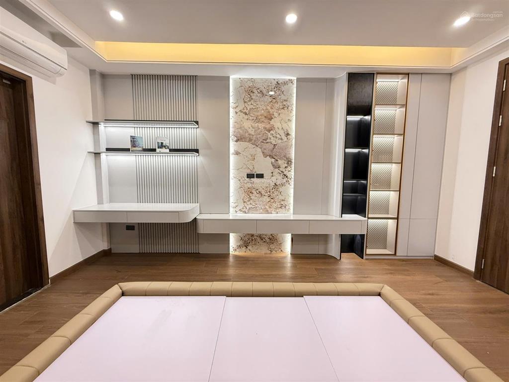 Giảm 4 tỷ, giá mới còn 15 tỷ, tòa nhà 80m2 x 6t phố ngọc thụy, long biên full nội thất. hiếm