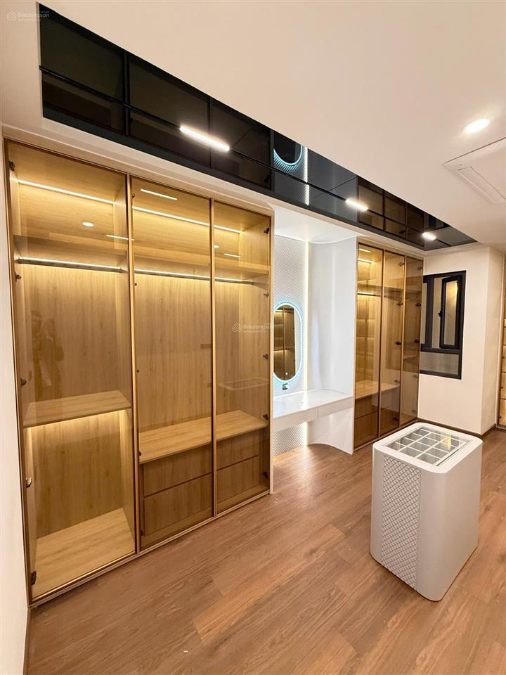 Giảm 4 tỷ, giá mới còn 15 tỷ, tòa nhà 80m2 x 6t phố ngọc thụy, long biên full nội thất. hiếm