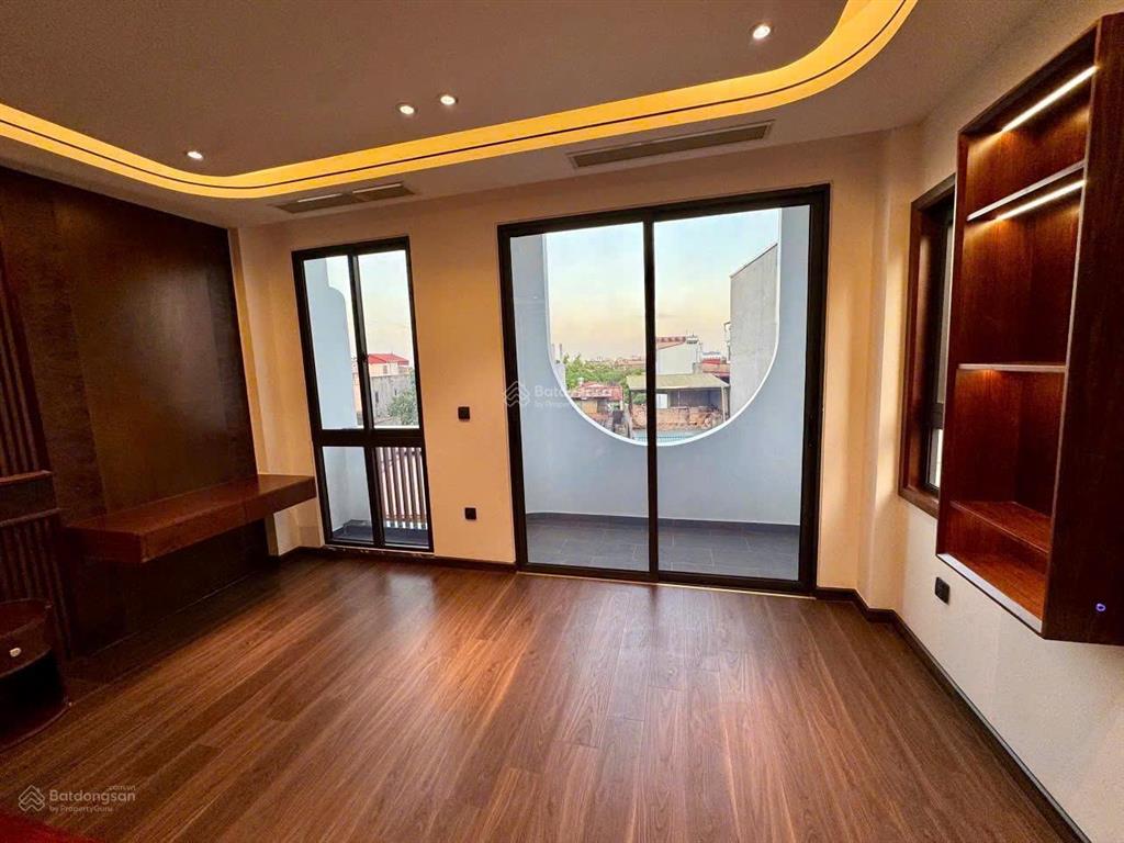 Giảm 4 tỷ, giá mới còn 22,8 tỷ, tòa nhà 7t thang máy  vị trí kinh doanh  hạ tầng đồng bộ