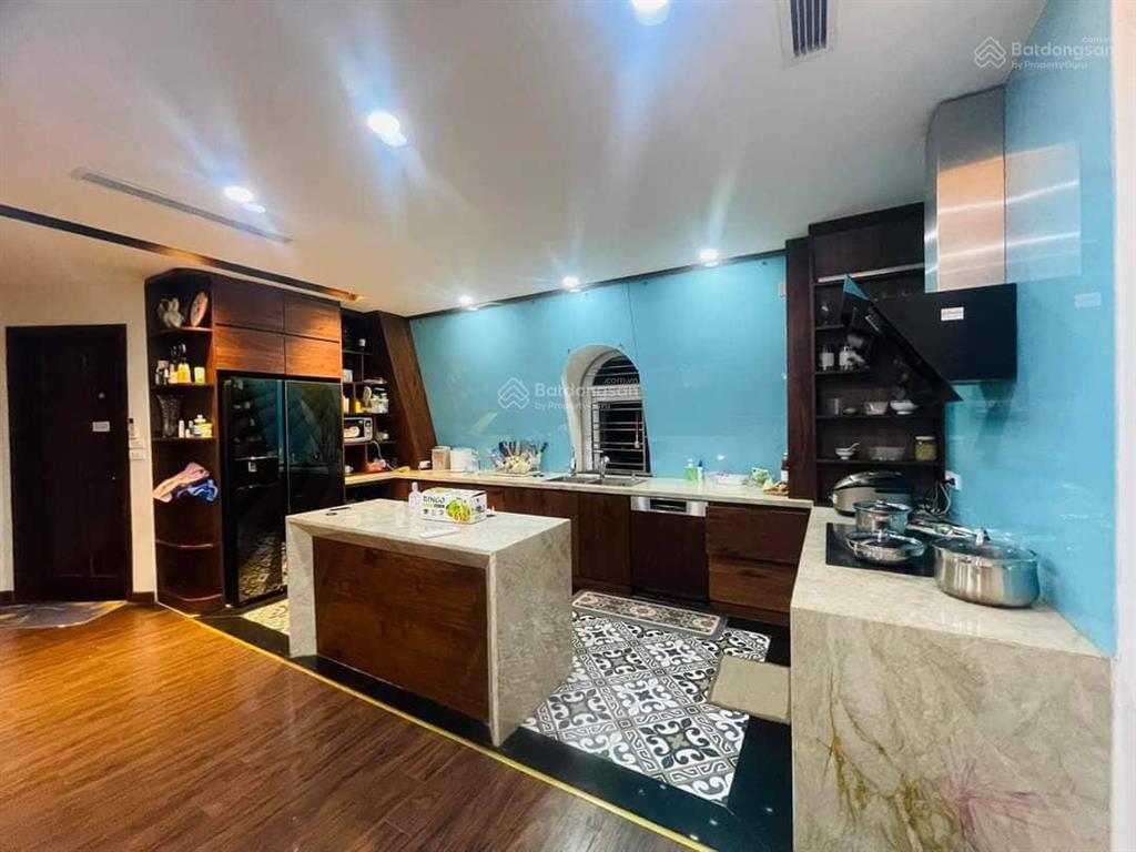Bán tòa nhà 80m x 8t thang máy phố tư đình, long biên  lô góc  gara 3 ô tô  view eaon 22 tỷ.