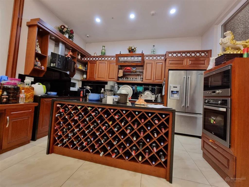 Đại hạ giá 7 tỷ nhà 80m x 6t phố nguyễn sơn, long biên ô tô vào nhà  30m ra mặt phố nhỉnh 16 tỷ.