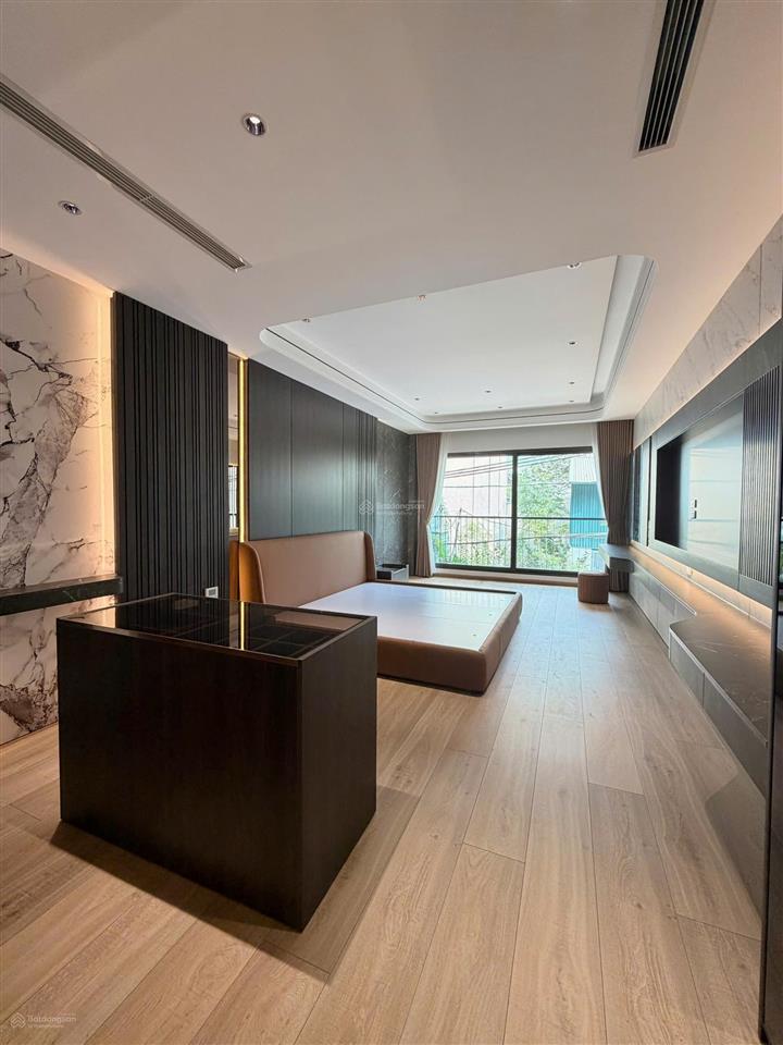 Hạ chào 3 tỷ còn 26,9 tỷ tòa nhà 80m x 8t thang máy phố tư đình, long biên gần công viên