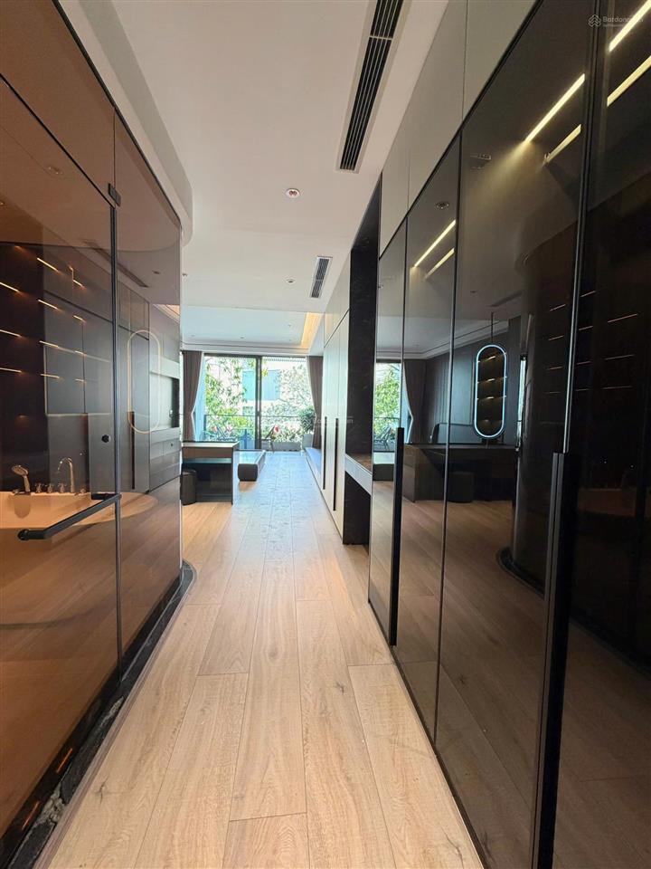 Hạ chào 3 tỷ còn 26,9 tỷ tòa nhà 80m x 8t thang máy phố tư đình, long biên gần công viên