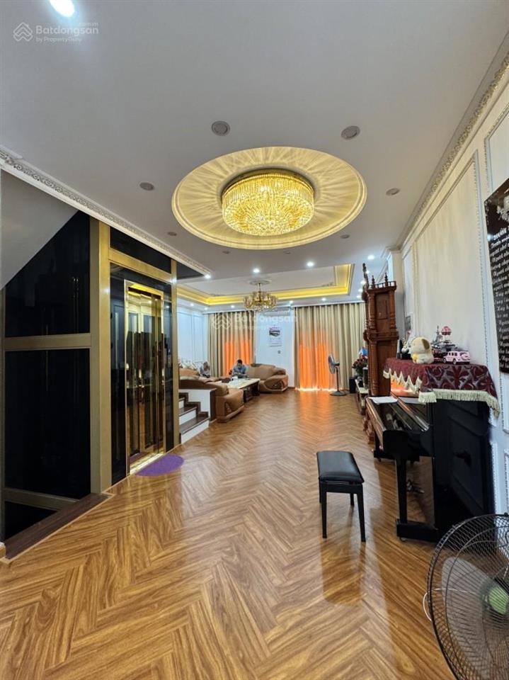 Giảm 6 tỷ còn 19.5 tỷ/100m2 toà nhà 7t thang máy phố việt hưng, long biên  ô tô vào nhà  sát phố