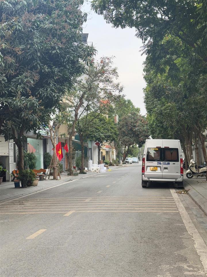 Tặng nhà bán 54m tđc việt hưng, long biên  vỉa hè kinh doanh  ô tô tránh đỗ ngày đêm 11,8 tỷ