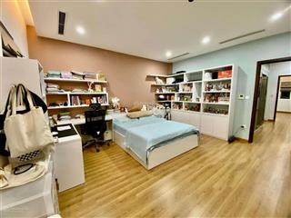 Tòa nhà 60m x 7t phố thạch bàn, long biên  full nội thất  ô tô vào nhà  giá nhỉnh 12 tỷ.