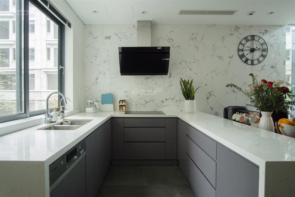 Giảm 4 tỷ giá còn 16.8 tỷ phố hống tiến, long biên tòa nhà 90m x 7t 12 phòng dòng tiền 800tr/năm.
