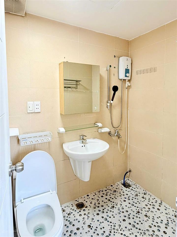 Bán căn hộ chung cư tại hoàng kim thế gia, giá tốt 3,95 tỷ, 82m2, 3pn, 2wc