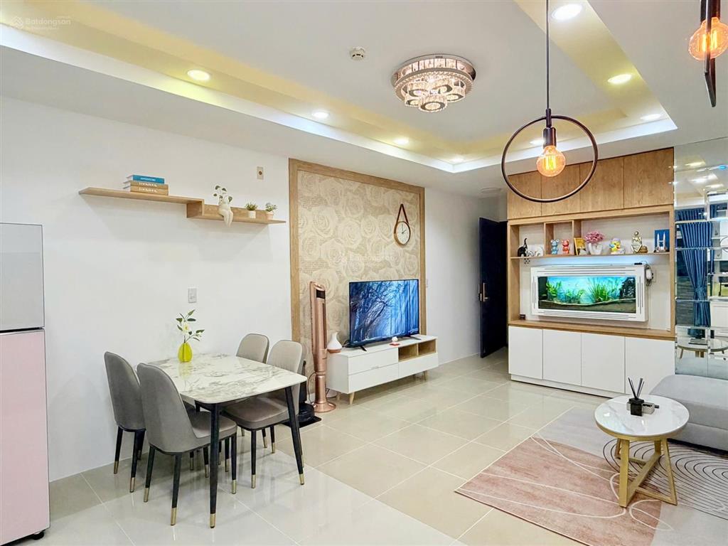 Bán căn hộ chung cư tại hoàng kim thế gia, giá tốt 3,95 tỷ, 82m2, 3pn, 2wc