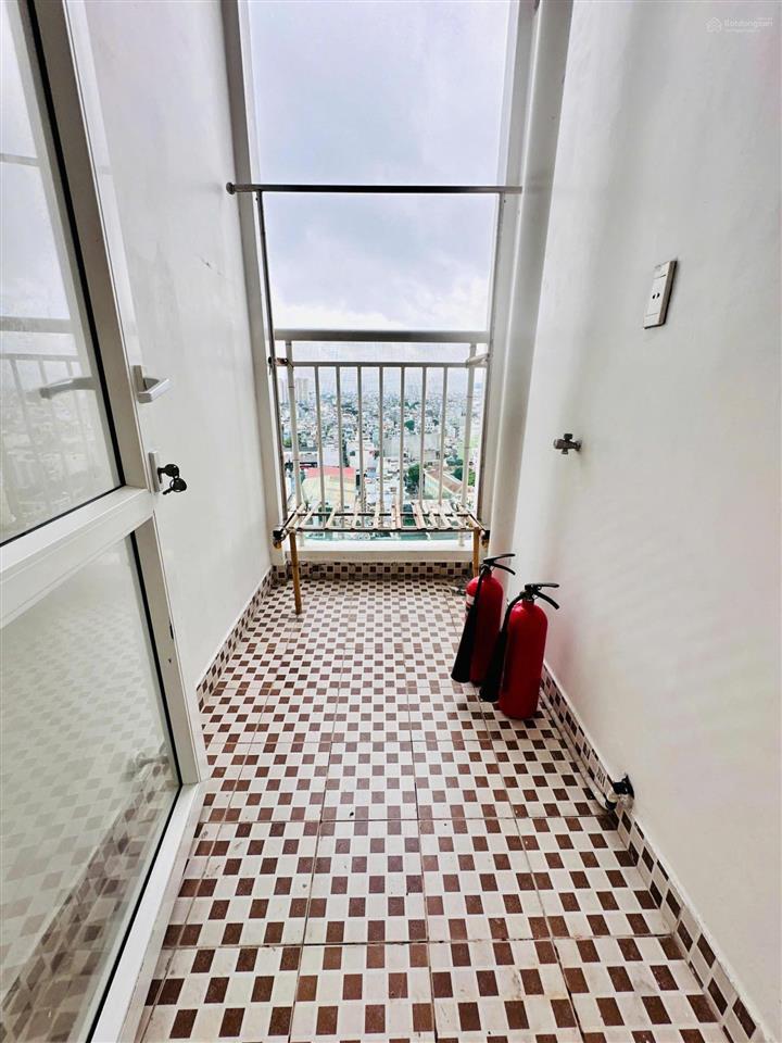 Bán căn hộ 8x đầm sen, 2,3 tỷ, 49m2, hàng hiếm tại view đẹp