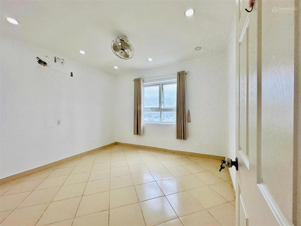 Bán căn hộ 8x đầm sen, 2,3 tỷ, 49m2, hàng hiếm tại view đẹp