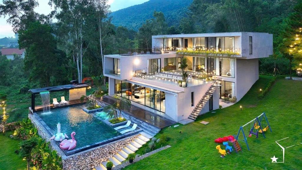 Đất nghỉ dưỡng mặt hồ  chỉ 23t/m sở hữu lô 230m vị trí đẹp cạnh resort và sát trục đường lớn