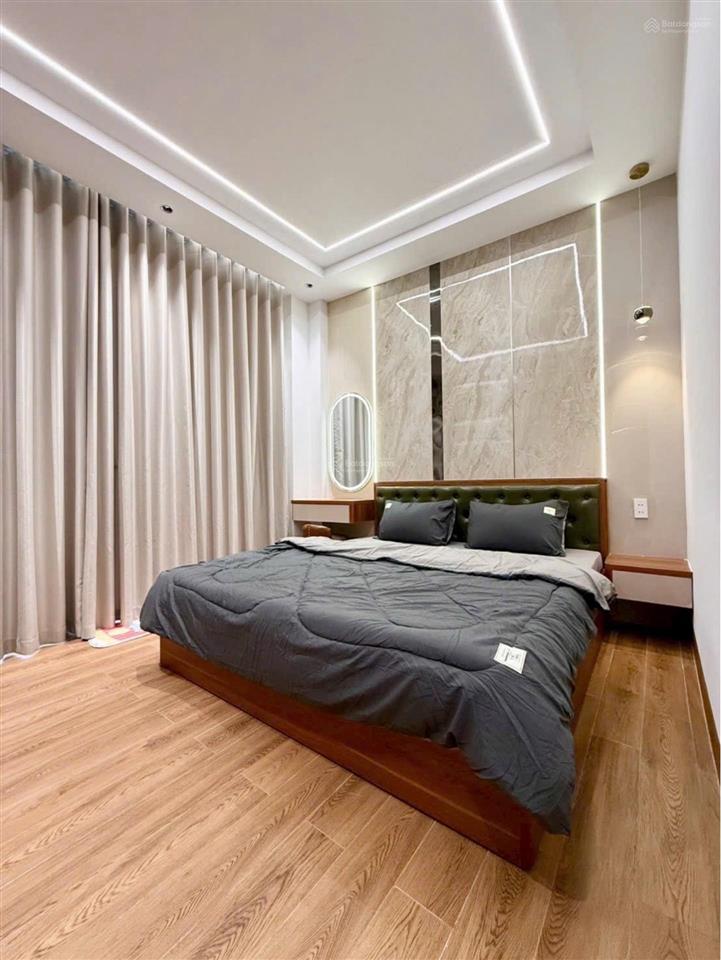(q. phú nhuận)  huỳnh văn bánh  60m2  ngang khủng  4 tầng  thang máy  full nội thất cao cấp
