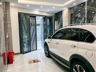 (q. phú nhuận)  huỳnh văn bánh  60m2  ngang khủng  4 tầng  thang máy  full nội thất cao cấp.