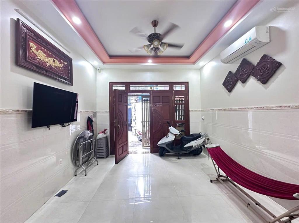 (q.phú nhuận)  nguyễn đình chính  47m2  ngang 4,2m  4 tầng  5pn  chủ cần bán giảm 500tr