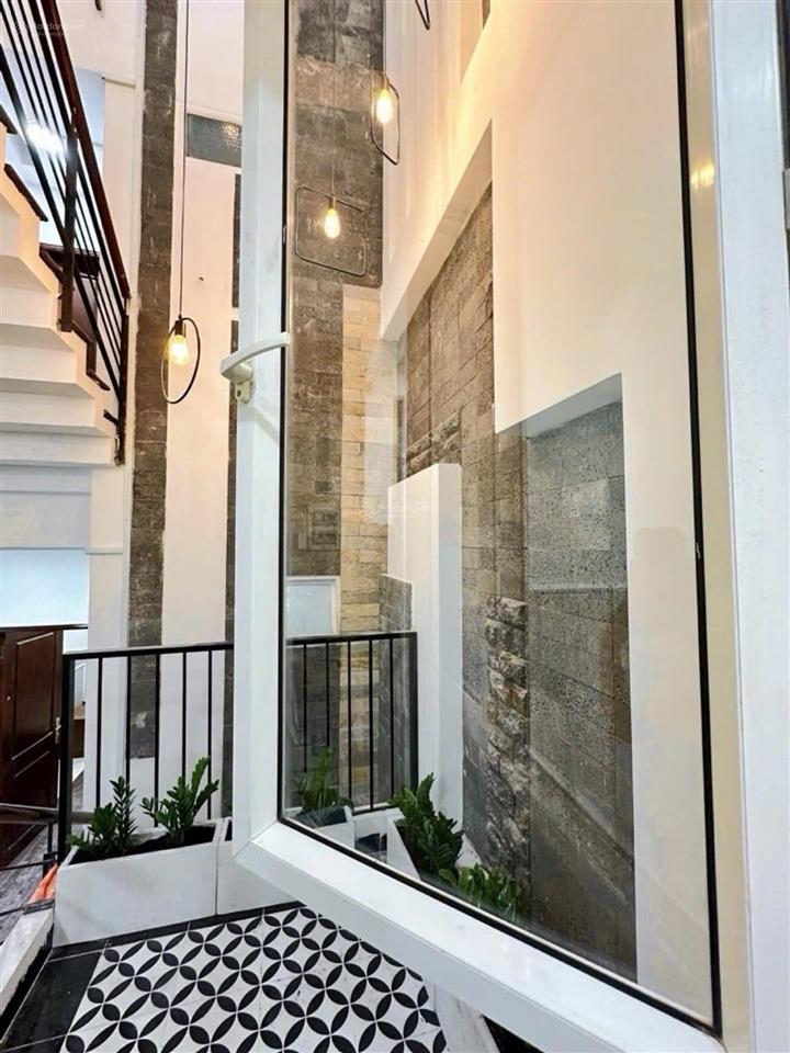 (q.phú nhuận)  phan đăng lưu  99m2  5tầng  chủ xây cực tâm huyết  giám 2tỷ  dòng tiền 30tr/th