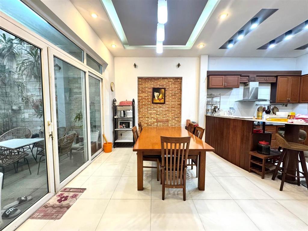 (q.tân bình)  trường sơn  129m2  ngang khủng  khu vip sát công viên gia định  khu quân đội.