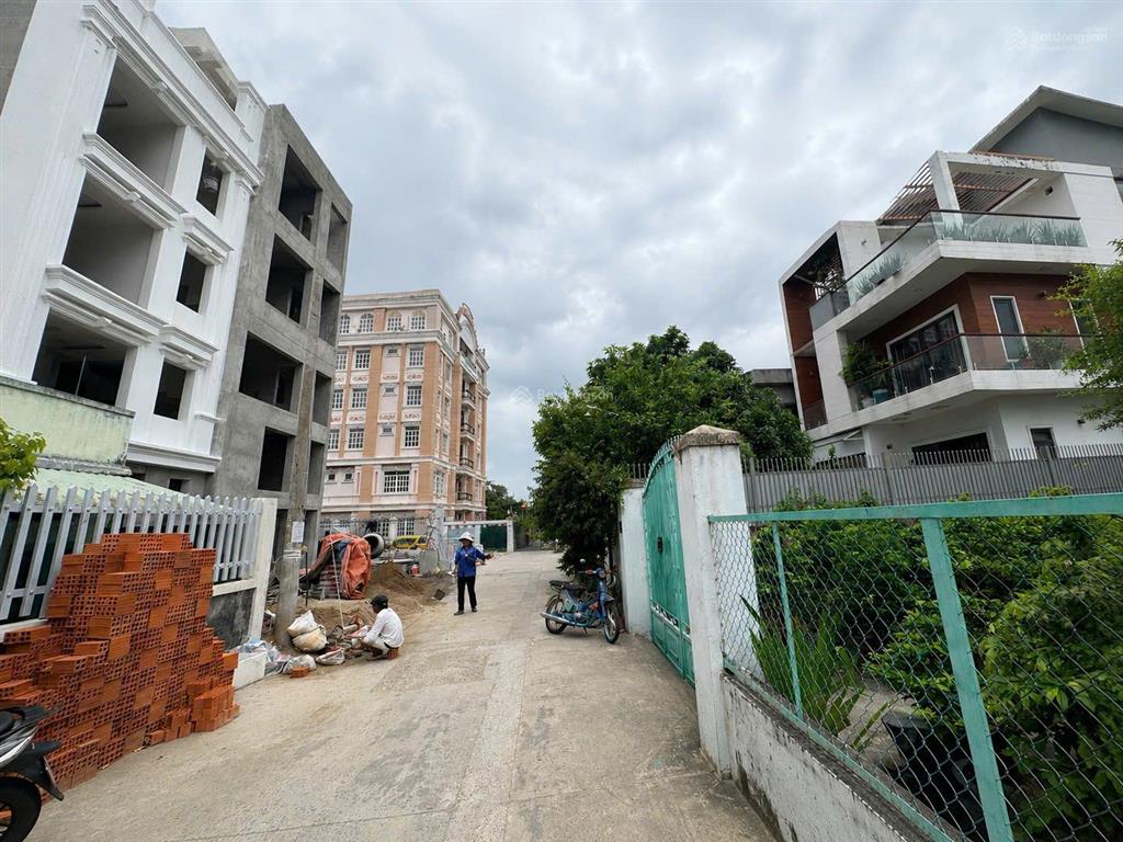 Bán lô góc 2 mặt tiền  hẻm 526, linh đông, thủ đức 77.4m2 (full thổ cư)  30m ra phạm văn đồng