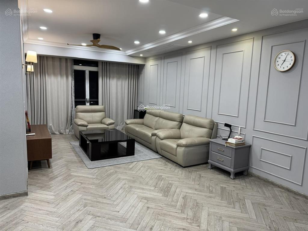 Chủ nhà cần tiền bán gấp căn hộ riverside residence, 82m2, 2pn 2wc giá 7,5 tỷ.  0914 106 ***